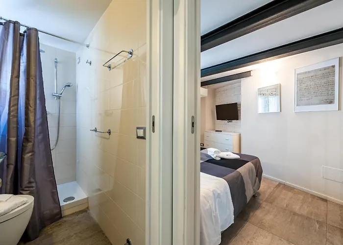 Modern Loft By The Tiber Irex Апартаменты *